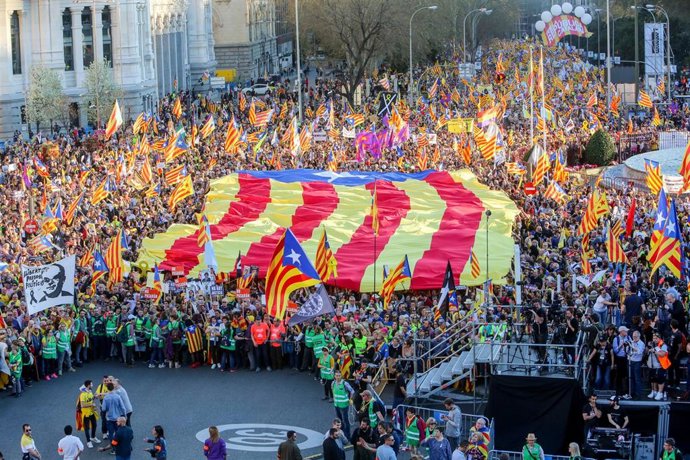 Unas 18.000 personas reivindican en Madrid el 'procés' independentista y critica