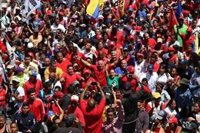 Miles de 'chavistas' celebran la "victoria" ante la "guerra eléctrica"