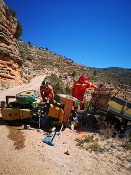 Valencia.- Sucesos.- Rescatan a un hombre con la pierna atrapada debajo de una m