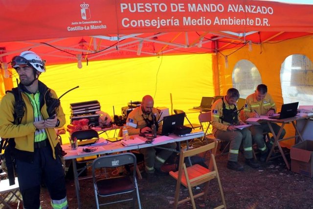 Incendios.- Siete medios aéreos y 28 terrestres siguen trabajando en el control 