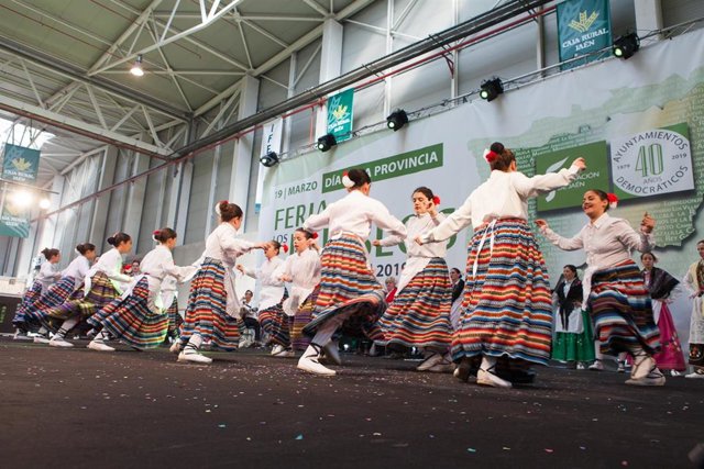 Jaén.- MásJaén.- Más de 22.000 personas visitan la VI Feria de los Pueblos organ