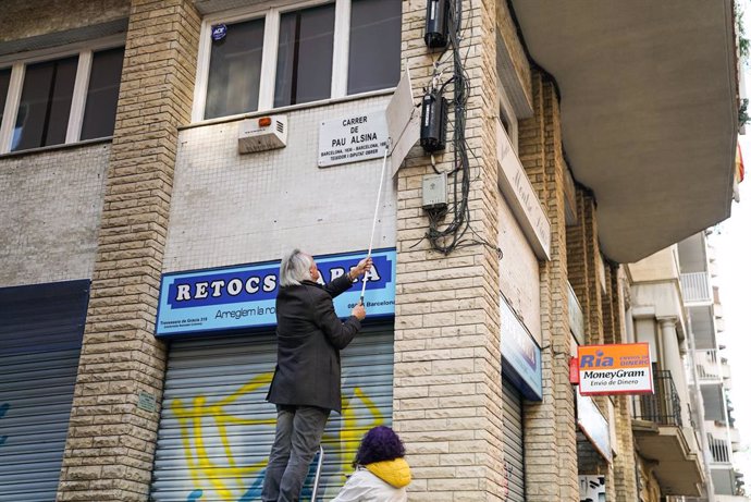 El districte de Grcia de Barcelona canvia de nom el carrer Secretari Colopa po