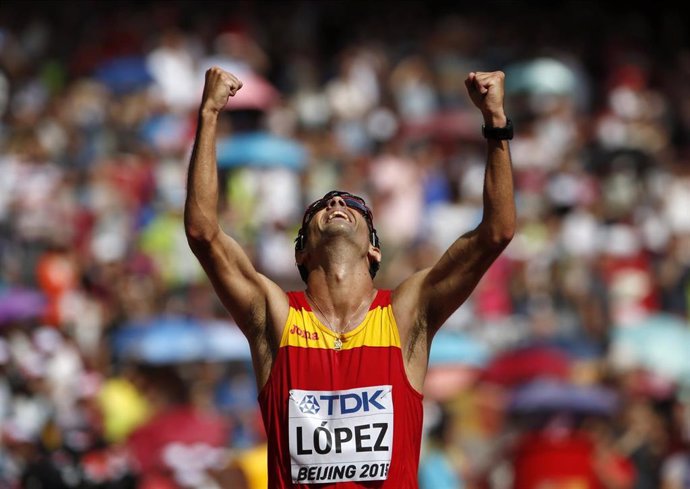 Miguel Angel López celebra su oro en el Mundial de Pekín 