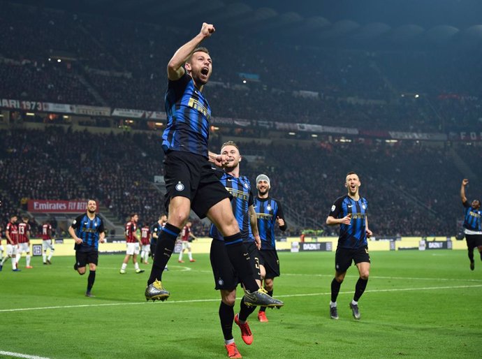 Fútbol/Calcio.- (Crónica) La Juventus cae por primera vez y el Inter se lleva el