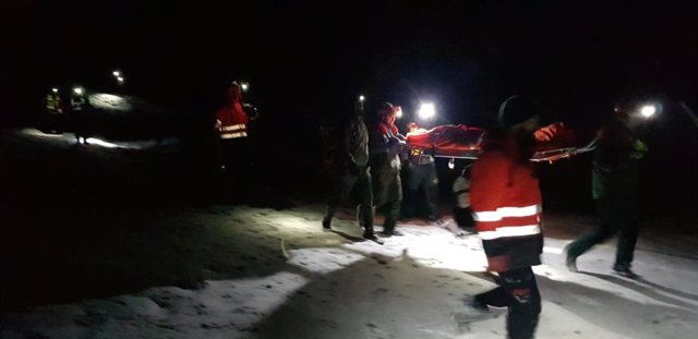 Rescatados 25 senderistas gallegos en una zona de monte del entorno de Palombera