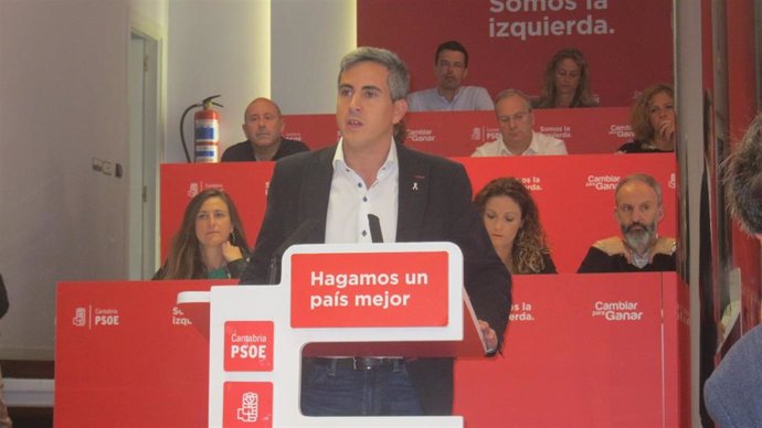 Pablo Zuloaga en el Comité regional del PSOE 