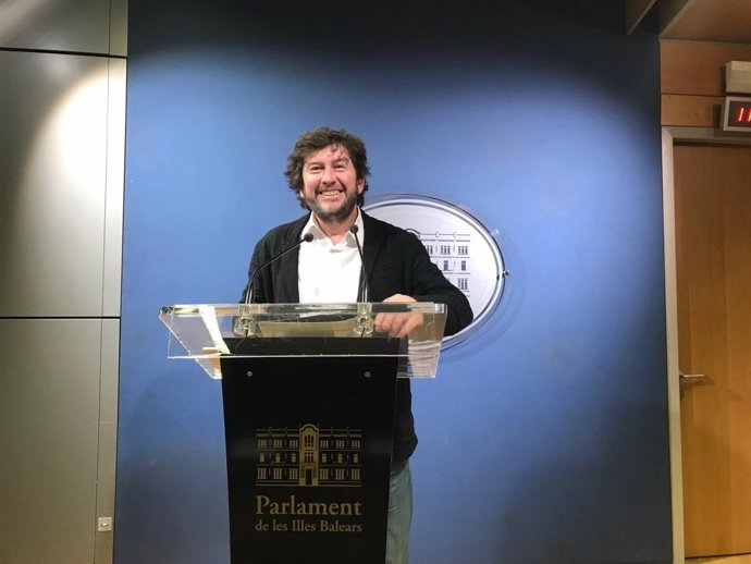 El portavoz de Podemos en el Parlament, Alberto Jarabo,