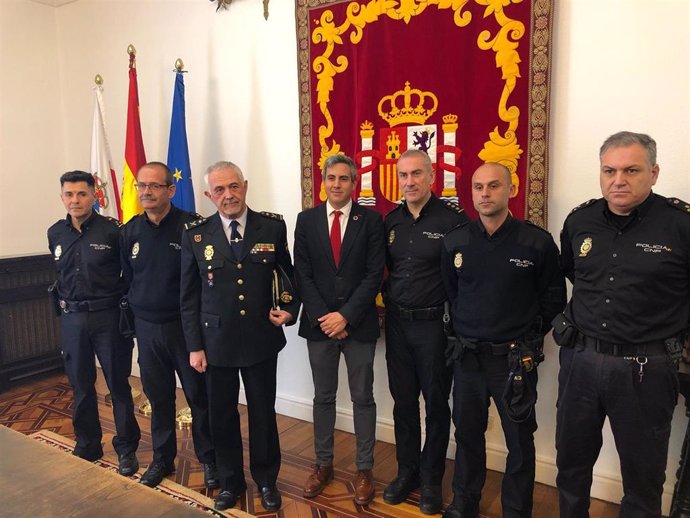 El delegado del Gobierno destaca la profesionalidad de los policías que intervin