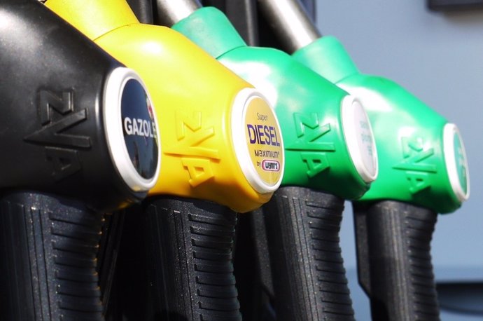 El precio de la gasolina y del gasóleo encadena su octava semana consecutiva de 