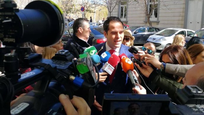 Aguado tilda de "fantástico" el fichaje de Edmundo Bal en Cs, que "representa la