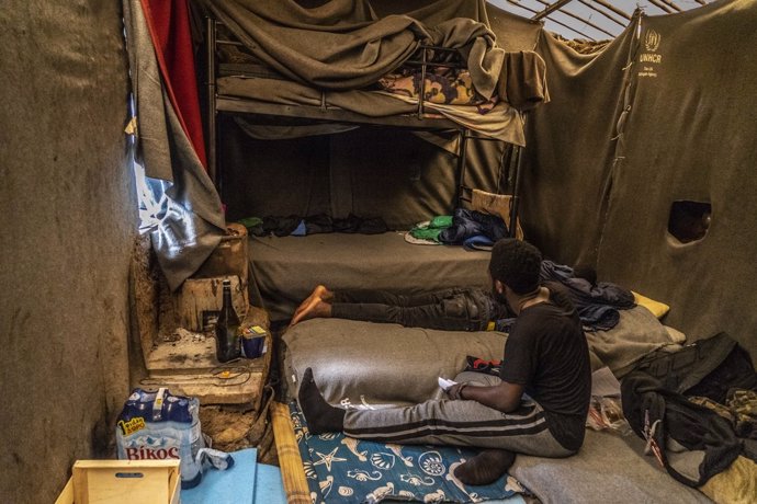 ONG denuncian las "degradantes" condiciones de miles de refugiados "hacinados" e