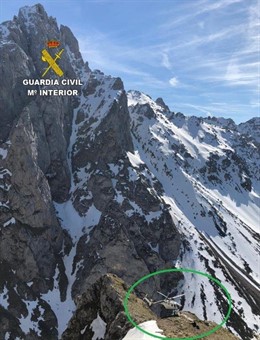 Sucesos.- Rescatado un montañero en León que se resbaló por una pendiente y se g