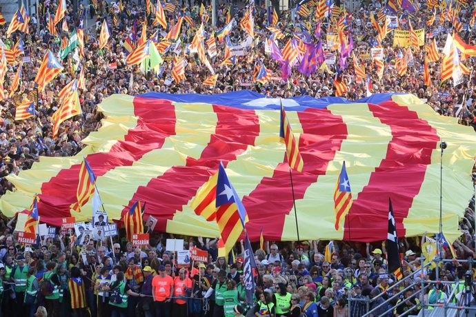 Unas 18.000 personas reivindican en Madrid el 'procés' independentista y critica