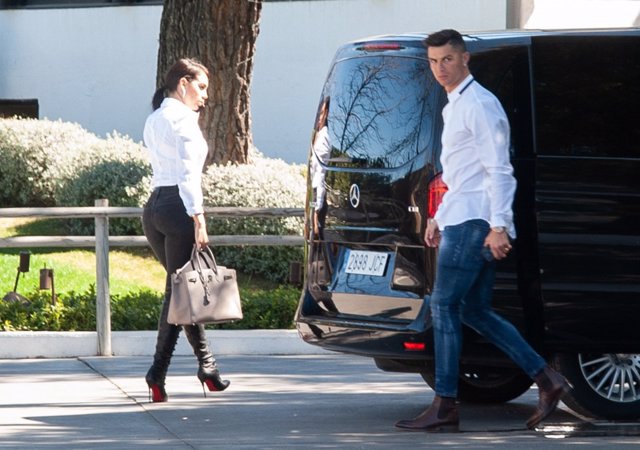 Cristiano Ronaldo y Georgina Rodríguez regresan a Madrid y aprovechan para comer