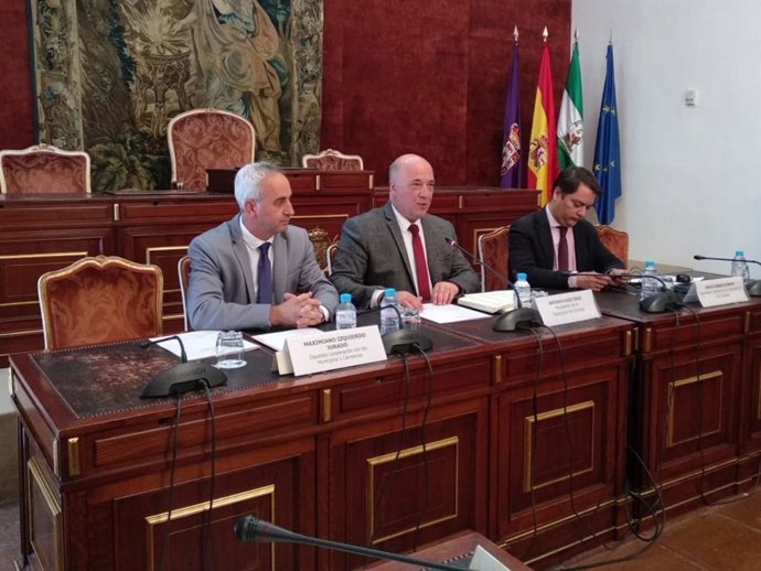 CórdobaÚnica.- Diputación suscribe convenios con los municipios para asistencia 