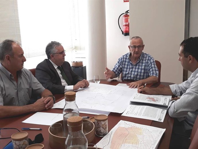 El alcalde de Bormujos y Pedro Ruiz