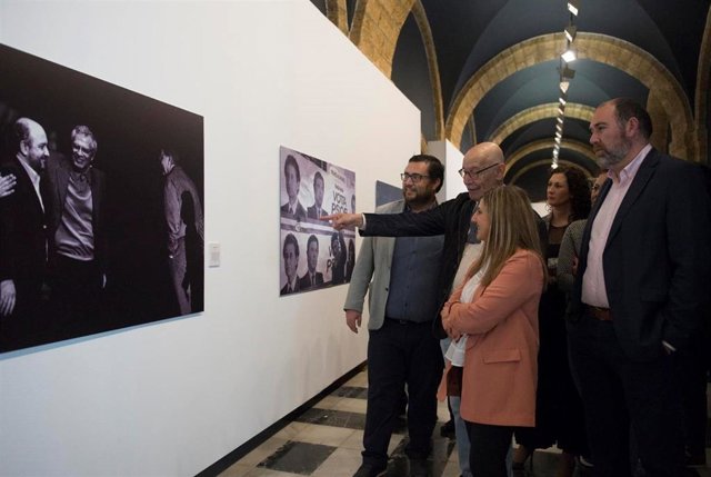 CádizAlDía.- Inaugurada la exposixión 'Otros tiempos', una mirada a la Transició