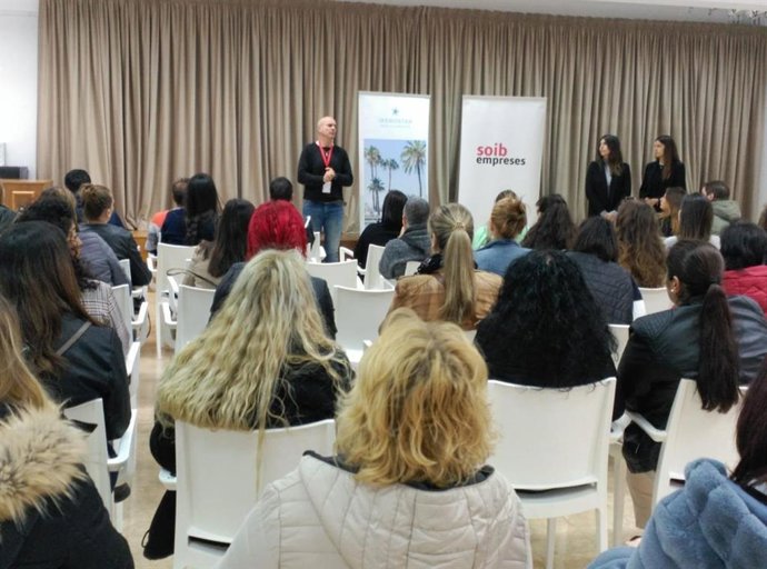 Seleccionen personal per cobrir 45 llocs de treball d'Iberostar pels hot