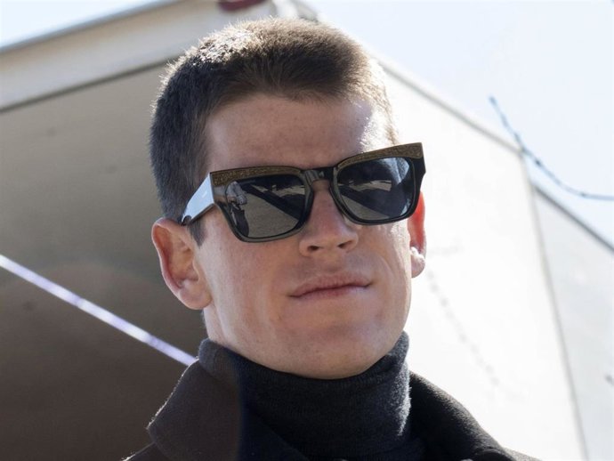 Miguel Bernadeau centrado en el rodaje de 'Élite' mientras Aitana se encuentra e