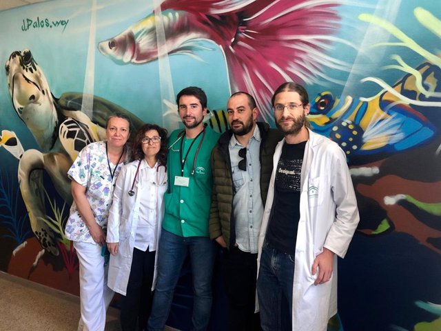 Huelva.- El artista Jacobo Palos decora la Unidad de Cuidados Paliativos Pediátr