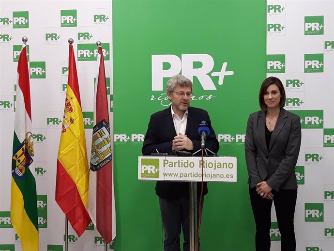La concejala de UPyD, Raquel Cabrera, candidata del PR+ al Ayuntamiento de Larde