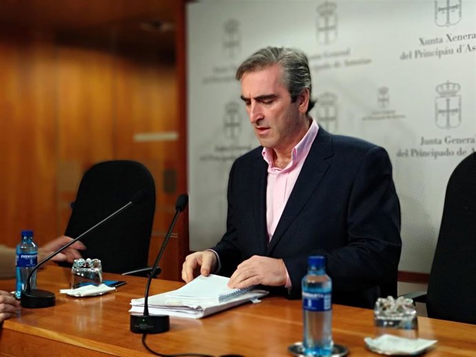 Rueda de prensa del diputado del PP Carlos Suárez