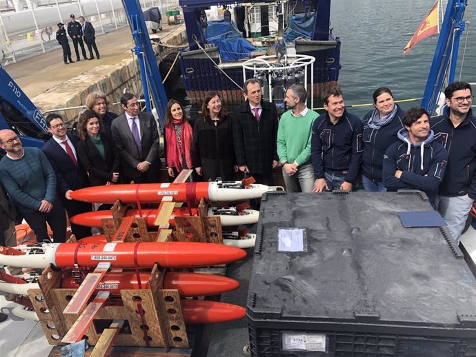 Duque visita el buque RV Socib dedicado a la observación y predicción costera de