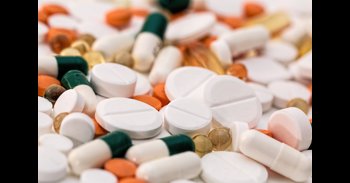 Alertan de casos graves de hipercalcemia en adultos y niños por sobredosificación de vitamina D