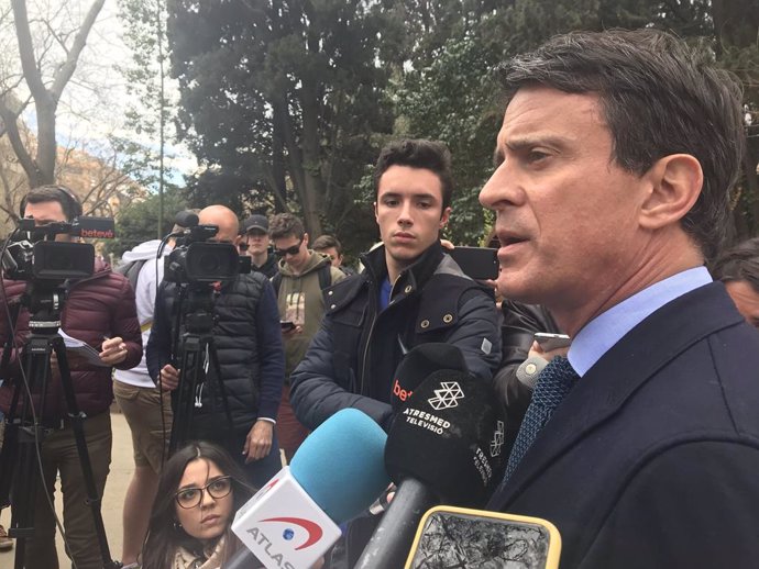 Valls veu d'una "irresponsabilitat sense límits" que Pin titlla als crucerista 