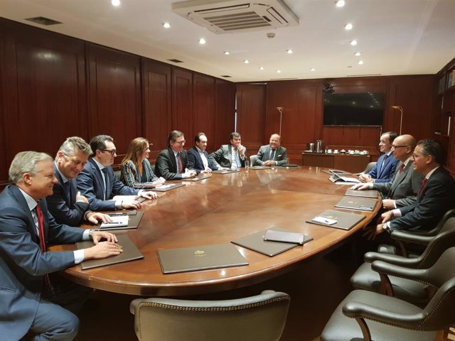 Cesur se reúne con el embajador de Chile en España para analizar oportunidades c
