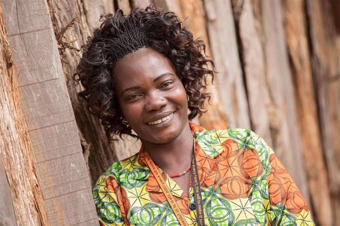 Christine Ngbaazande, ganadora del Premio de Desarrollo Humanitario Bond por su 