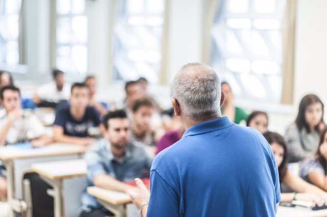 Impartición de una clase en la UPO