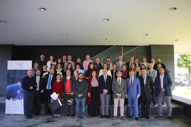 Sevilla.-Parlamento apoya la instalación de una de las incubadoras de empresas d