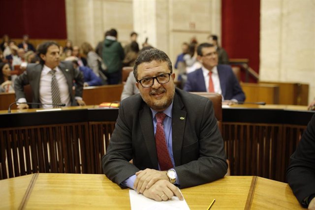 Pleno del Parlamento Andaluz con la elección de los nueve senadores