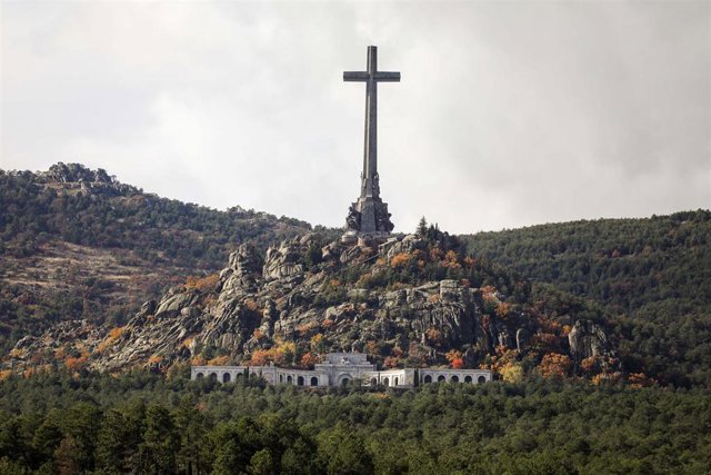 Los monxos del Valle de los Caídos recurren al TS l'esterramientu de Franco porq