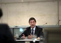 Goirigolzarri asegura que reformuló las cuentas de 2011 por el "extraordinario cambio económico"