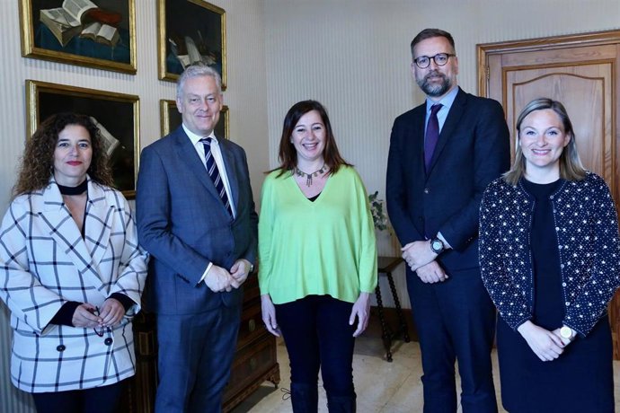 El embajador del Reino Unido en España asegura que el apoyo del Govern es "cruci