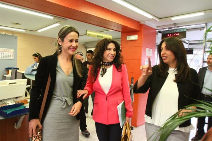 Huelva.- Ruiz denuncia que más de 7.300 personas están en lista de espera para r