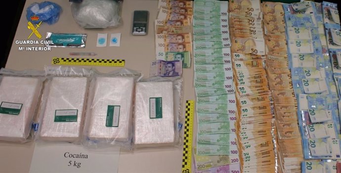 Sucesos.- Detienen en Palma a dos hombres que transportaban 5 kilos de cocaína e