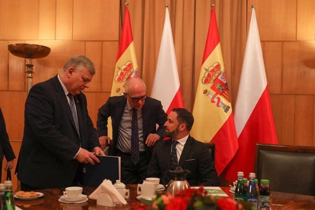 Abascal viaja a Polonia y comparte con sus dirigentes ideas "muy concordantes" s