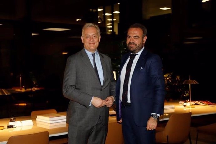 El Embajador del Reino Unido en España se reúne en Palma con el Vicepresidente E