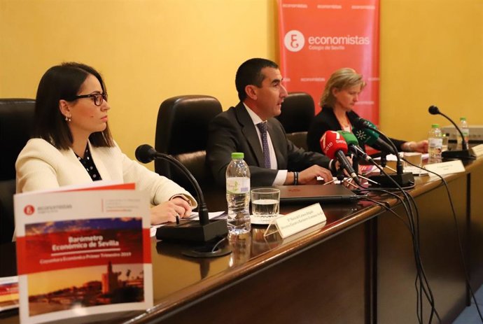 Sevilla.-La economía crecerá un 2,4% y el empleo, un 2,4% en 2019, según el baró