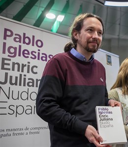 el secretario general de Podemos, Pablo Iglesias, y el subdirector de La Vanguar