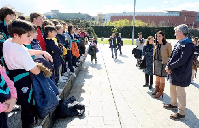 Casi cien alumnos participan en el Biomaratón escolar que abre el Congreso de Na