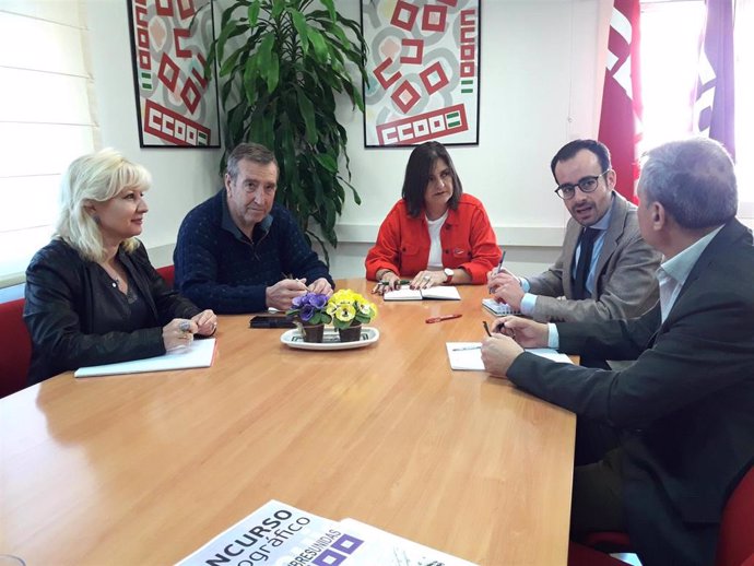 Córdoba.- La Junta aborda con CCOO las medidas que tomará en apoyo a la creación