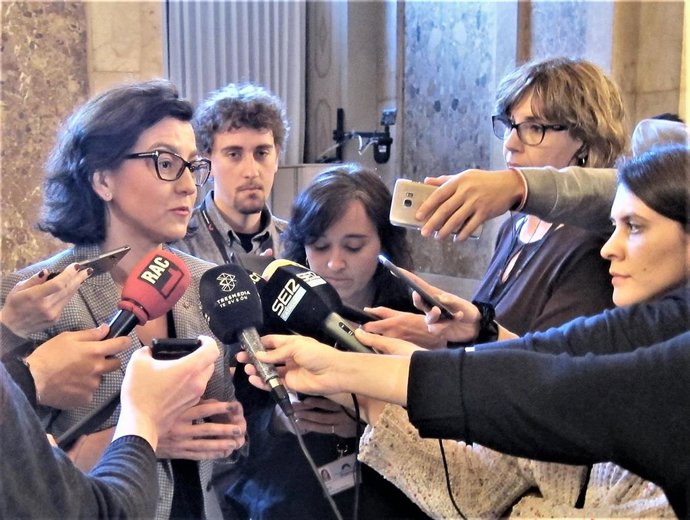 28A.- El PSC Confía En Que Torra Retire El Lazo Tras El Informe Del Síndic