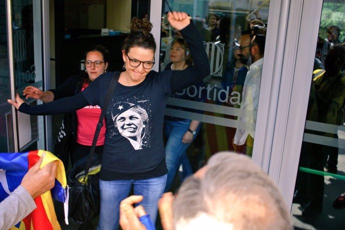 L'alcaldessa de Berga, Montse Venturós, en la seva sortida del jutjat