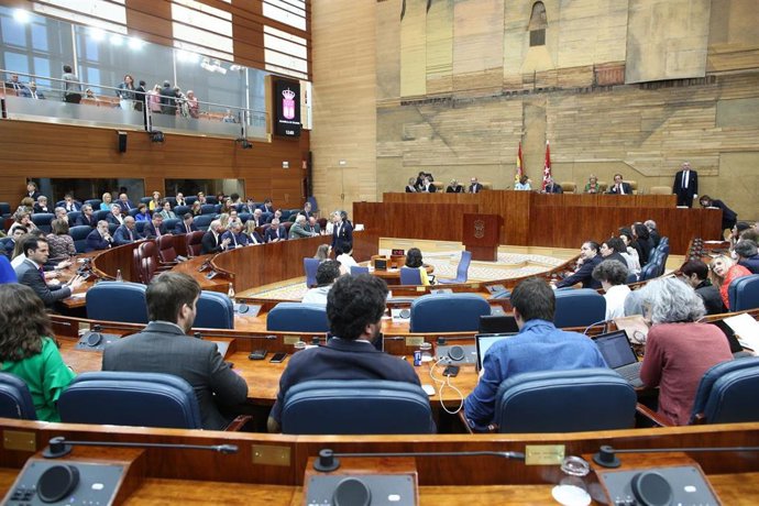 Imagen del pleno de la Asamblea de Madrid durante la investidura de Garrido