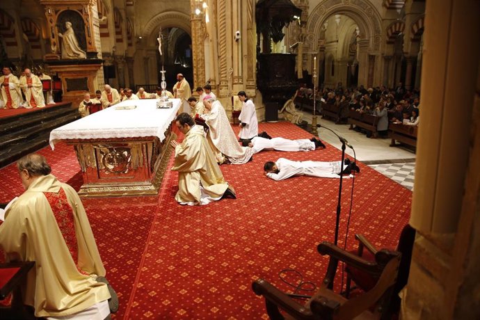 Córdoba.- El obispo ordena dos nuevos diáconos para la Diócesis de Córdoba