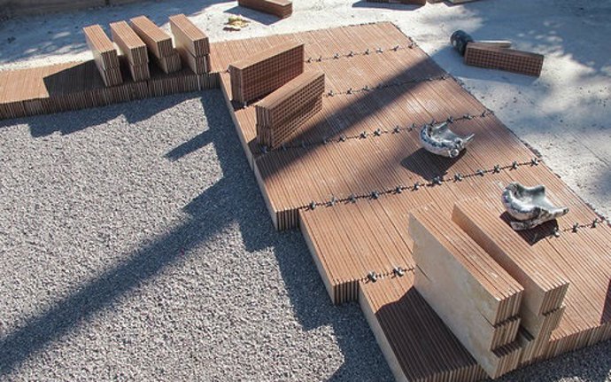 Agua.- Benicássim (Castellón) utiliza baldosas cerámicas de desecho para drenar 